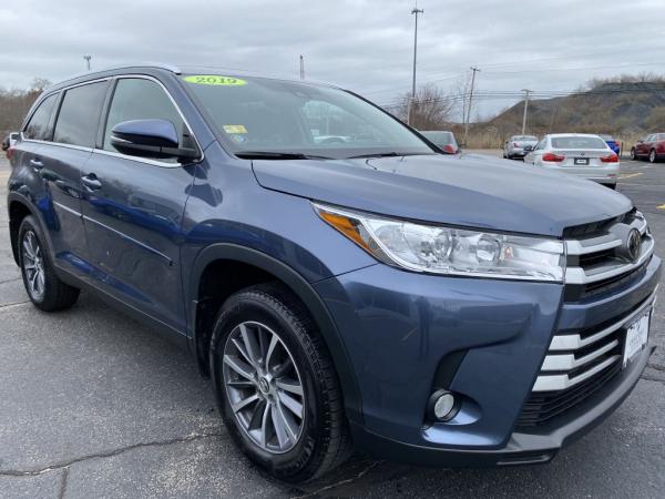 Used 2019 Toyota HIGHLANDER XLE SE