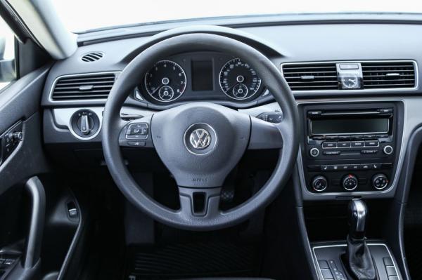 Used 2013 VOLKSWAGEN PASSAT S