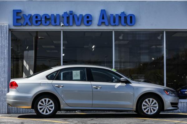 Used 2013 VOLKSWAGEN PASSAT S