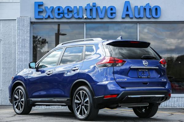 Used 2017 NISSAN ROGUE SL SL