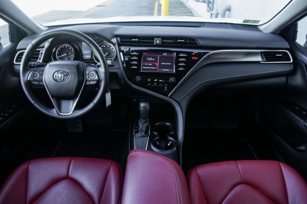 Used 2018 Toyota CAMRY SE L