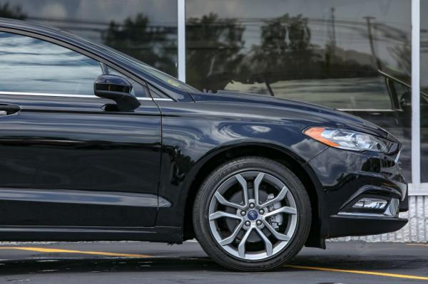 Used 2017 FORD FUSION SE SE