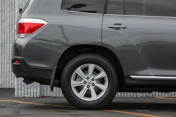 Used 2012 Toyota HIGHLANDER SE BASE