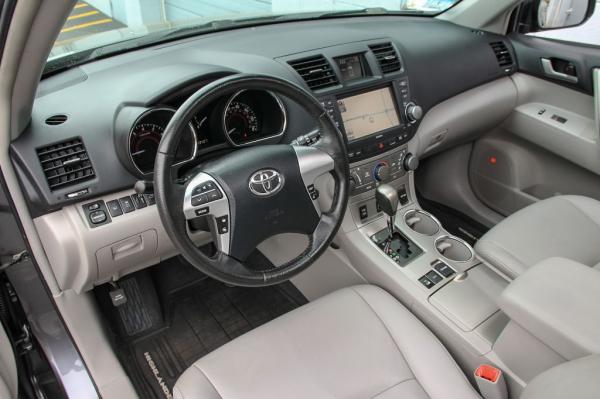 Used 2012 Toyota HIGHLANDER SE BASE