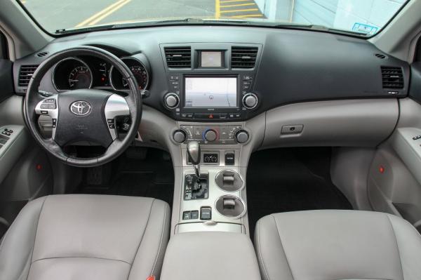 Used 2012 Toyota HIGHLANDER SE BASE