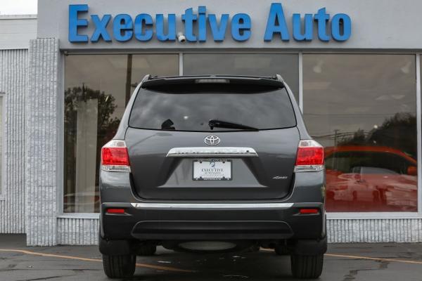 Used 2012 Toyota HIGHLANDER SE BASE