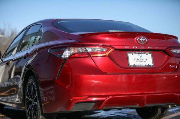 Used 2018 Toyota CAMRY SE SE