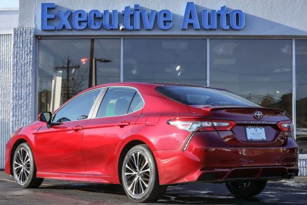 Used 2018 Toyota CAMRY SE SE