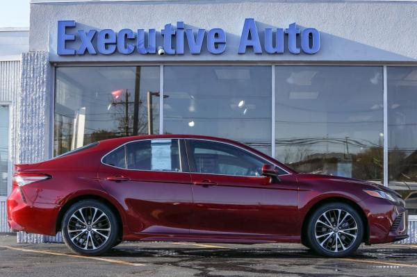 Used 2018 Toyota CAMRY SE SE