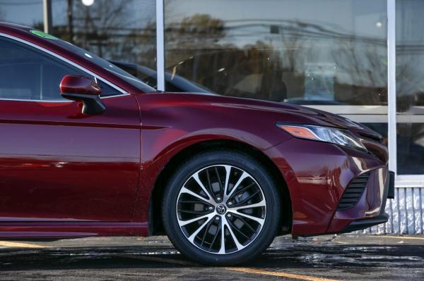 Used 2018 Toyota CAMRY SE SE