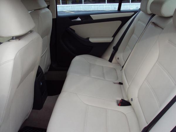 Used 2012 VOLKSWAGEN JETTA SE SE