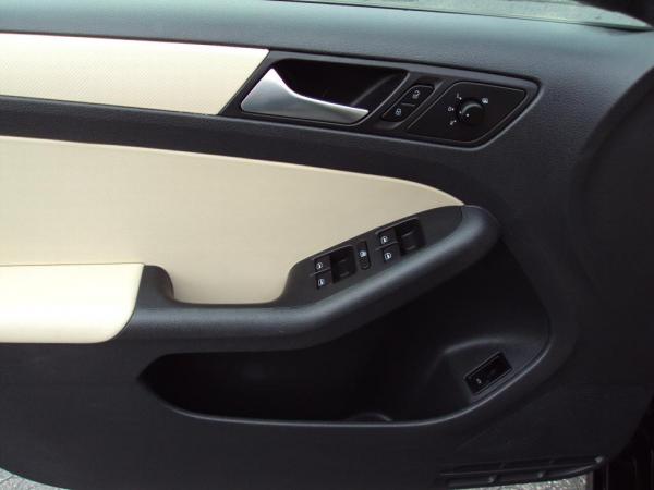 Used 2012 VOLKSWAGEN JETTA SE SE