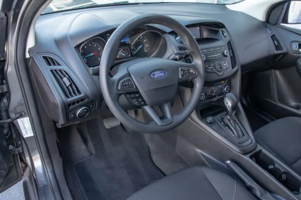 Used 2018 FORD FOCUS SE SE