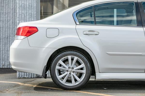 Used 2013 SUBARU LEGACY 25I PRE 25I PREMIUM