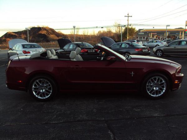 Used 2014 FORD MUSTANG convertible